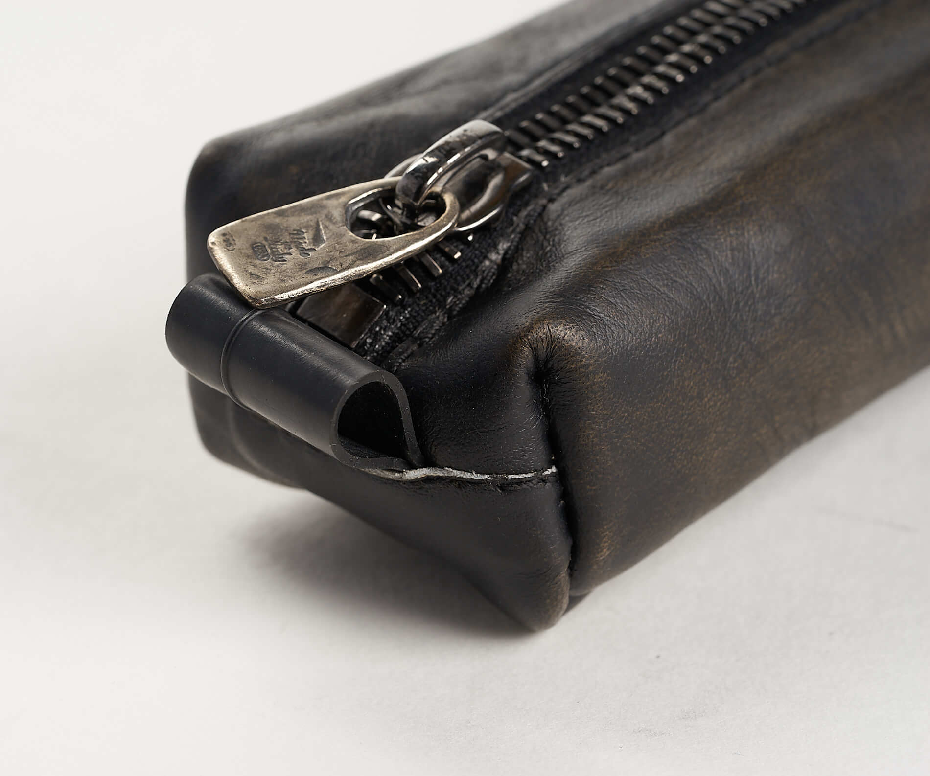 daniele basta leather and silver bags - DETAIL 2